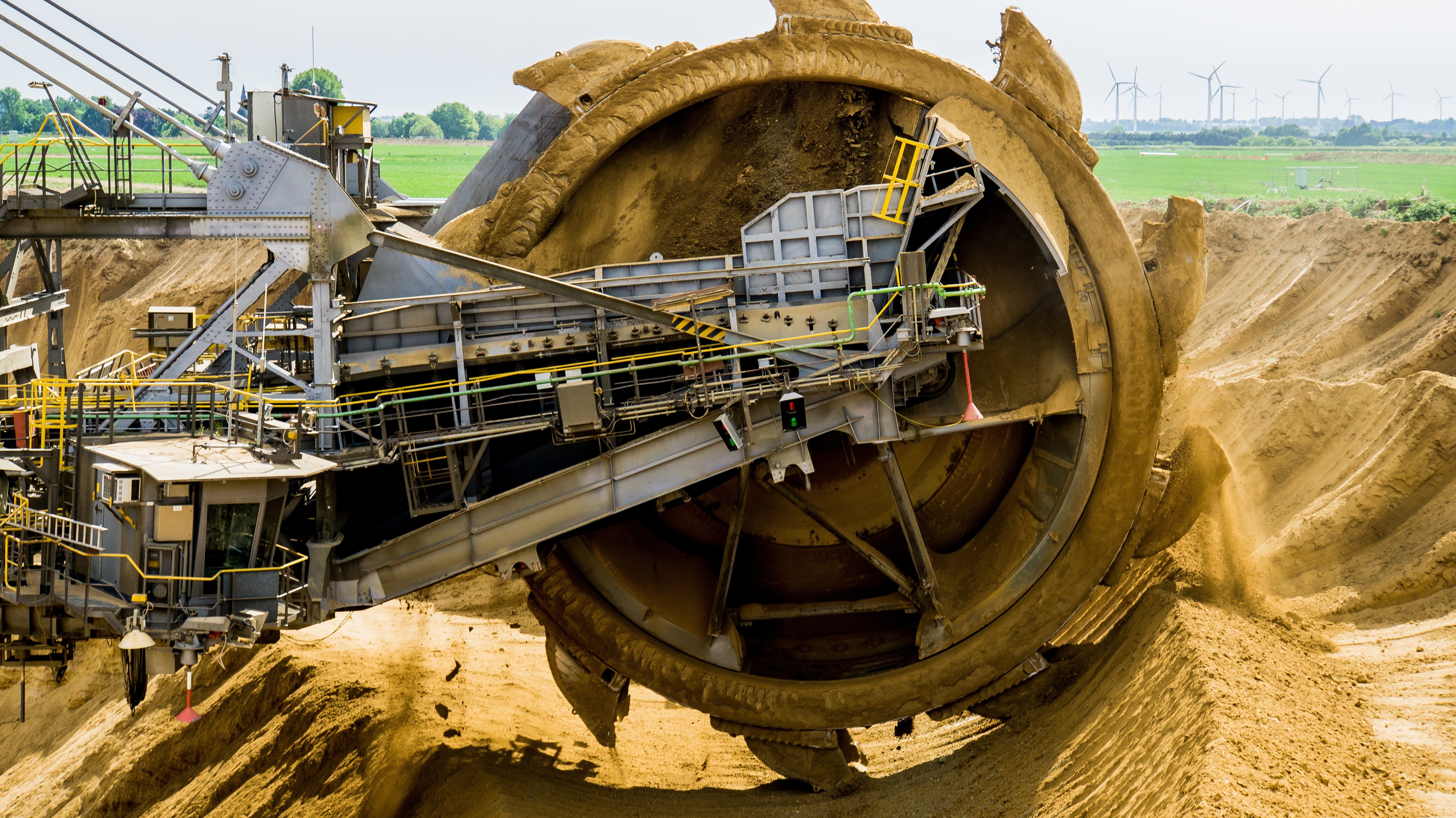 Mining-equipment-1-16x9